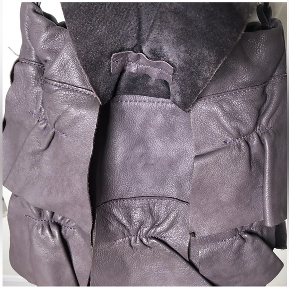 Le Bulga Lavender Ruffle Hobo Leather Shoulder Bag Made In Italy - Picture 6 of 16